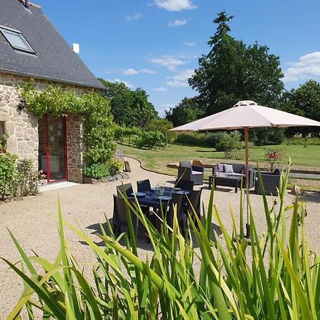 Le Domaine De La Petite Chevre Villa Ploumagoar ภายนอก รูปภาพ