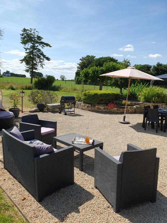 Le Domaine De La Petite Chevre Villa Ploumagoar ภายนอก รูปภาพ